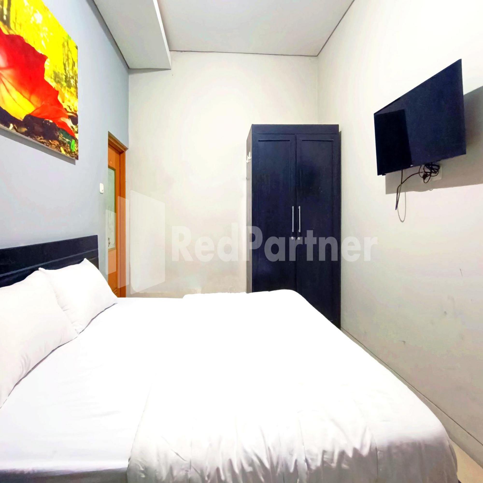 D'Waru Homestay Syariah Near Jl Slamet Riyadi Mitra Reddoorz Surakarta  Екстер'єр фото