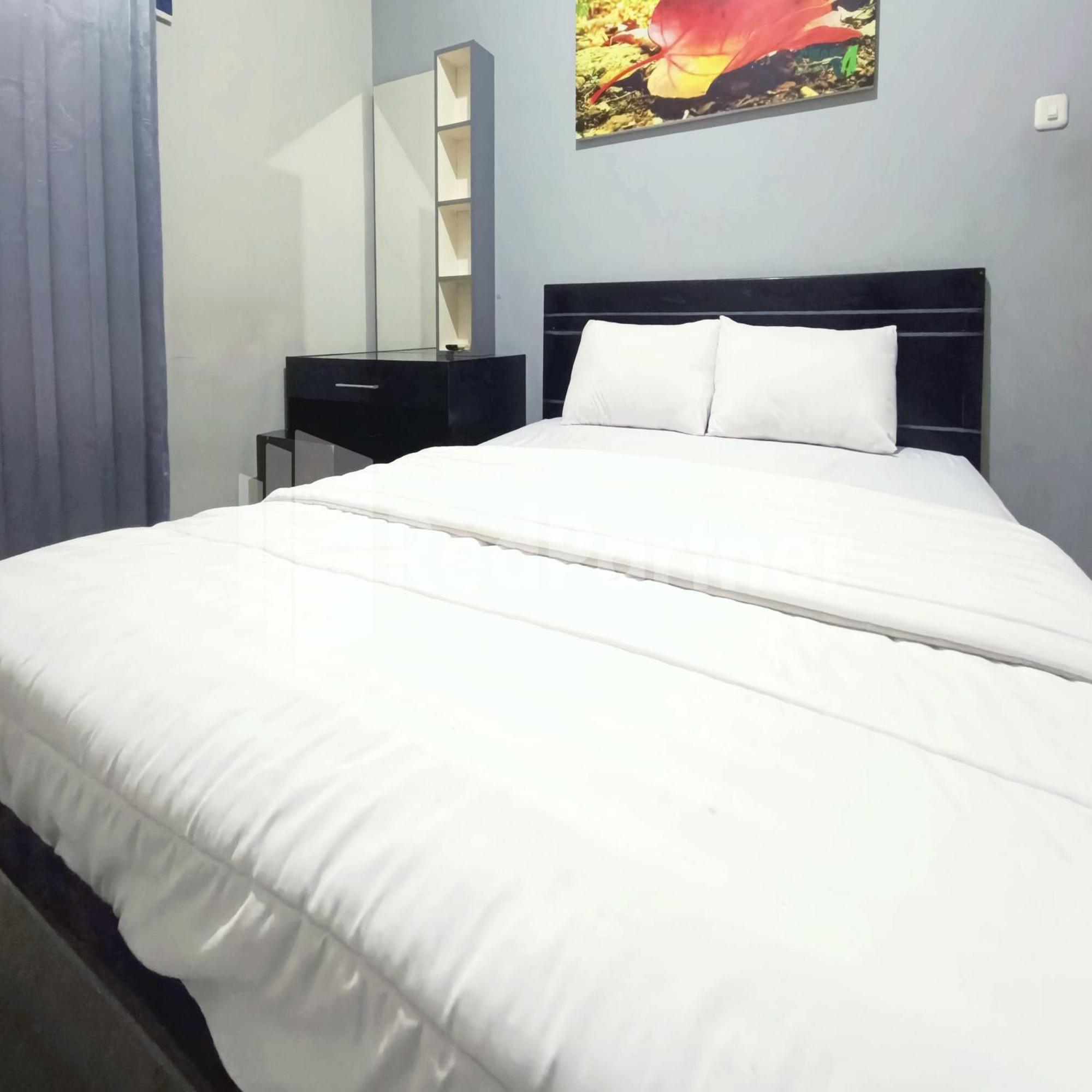D'Waru Homestay Syariah Near Jl Slamet Riyadi Mitra Reddoorz Surakarta  Екстер'єр фото