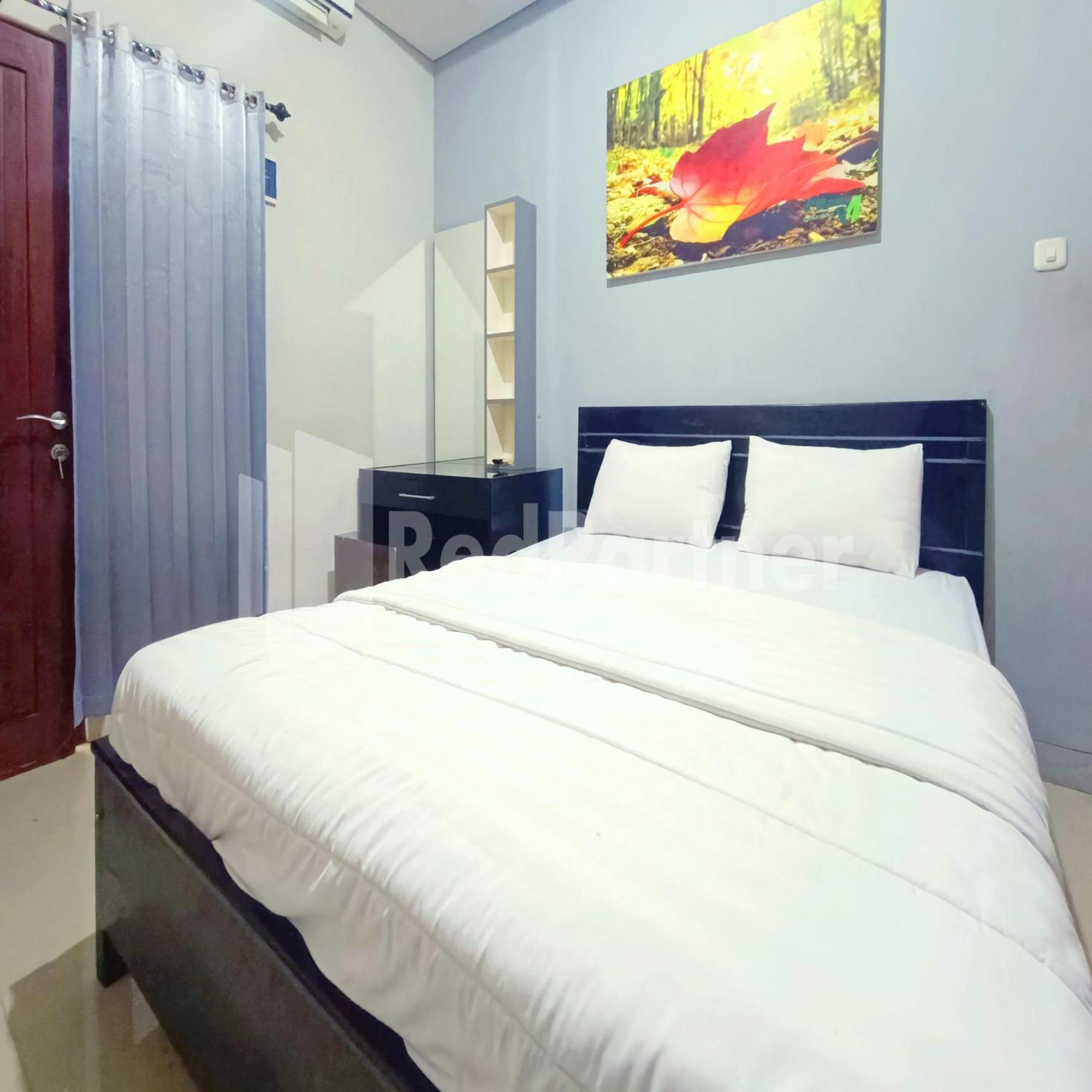 D'Waru Homestay Syariah Near Jl Slamet Riyadi Mitra Reddoorz Surakarta  Екстер'єр фото