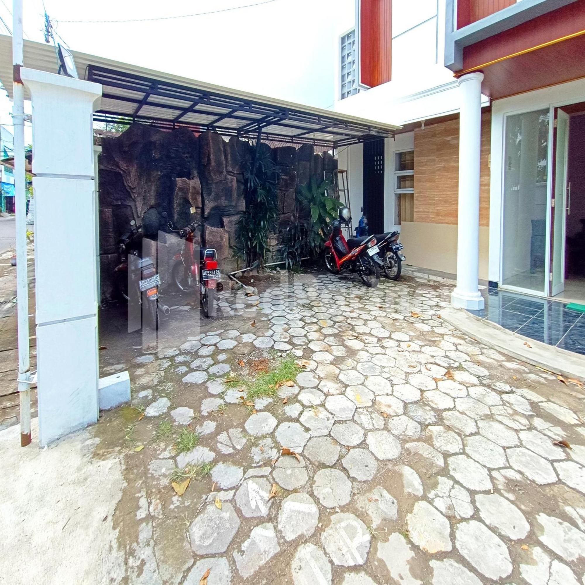 D'Waru Homestay Syariah Near Jl Slamet Riyadi Mitra Reddoorz Surakarta  Екстер'єр фото
