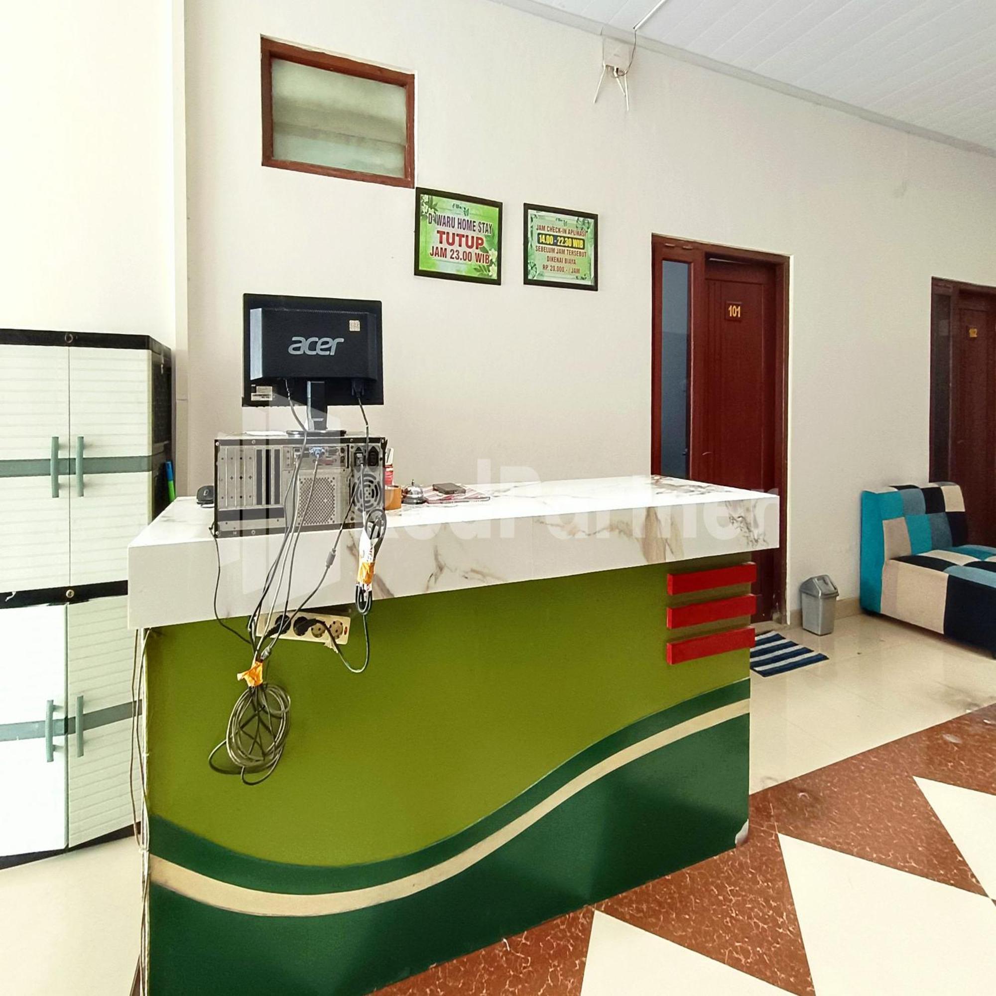 D'Waru Homestay Syariah Near Jl Slamet Riyadi Mitra Reddoorz Surakarta  Екстер'єр фото